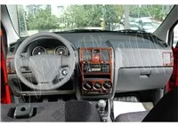 Hyundai Getz 09.05-12.10 3D súprava obloženia palubnej dosky interiéru 4-dielna súprava obloženia palubnej dosky - 1 Hyundai Getz 09.05-12.10 3D súprava obloženia palubnej dosky interiéru 4-dielna súprava obloženia palubnej dosky - 1