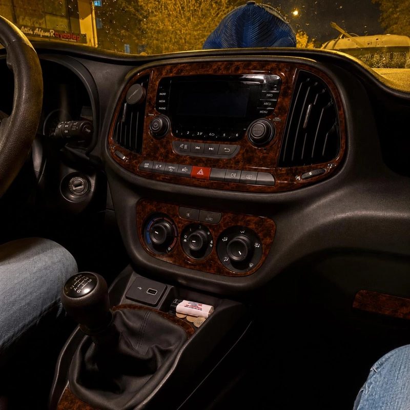 Fiat Doblo od 2015-2022 3D sada dekorov interiéru palubnej dosky 42-dielna