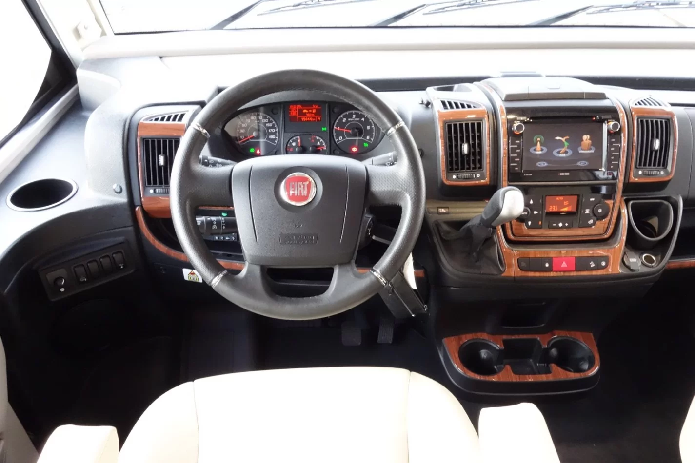 Peugeot Boxer 2014 3D súprava obloženia palubnej dosky interiéru 25-dielna súprava obloženia palubnej dosky - 1